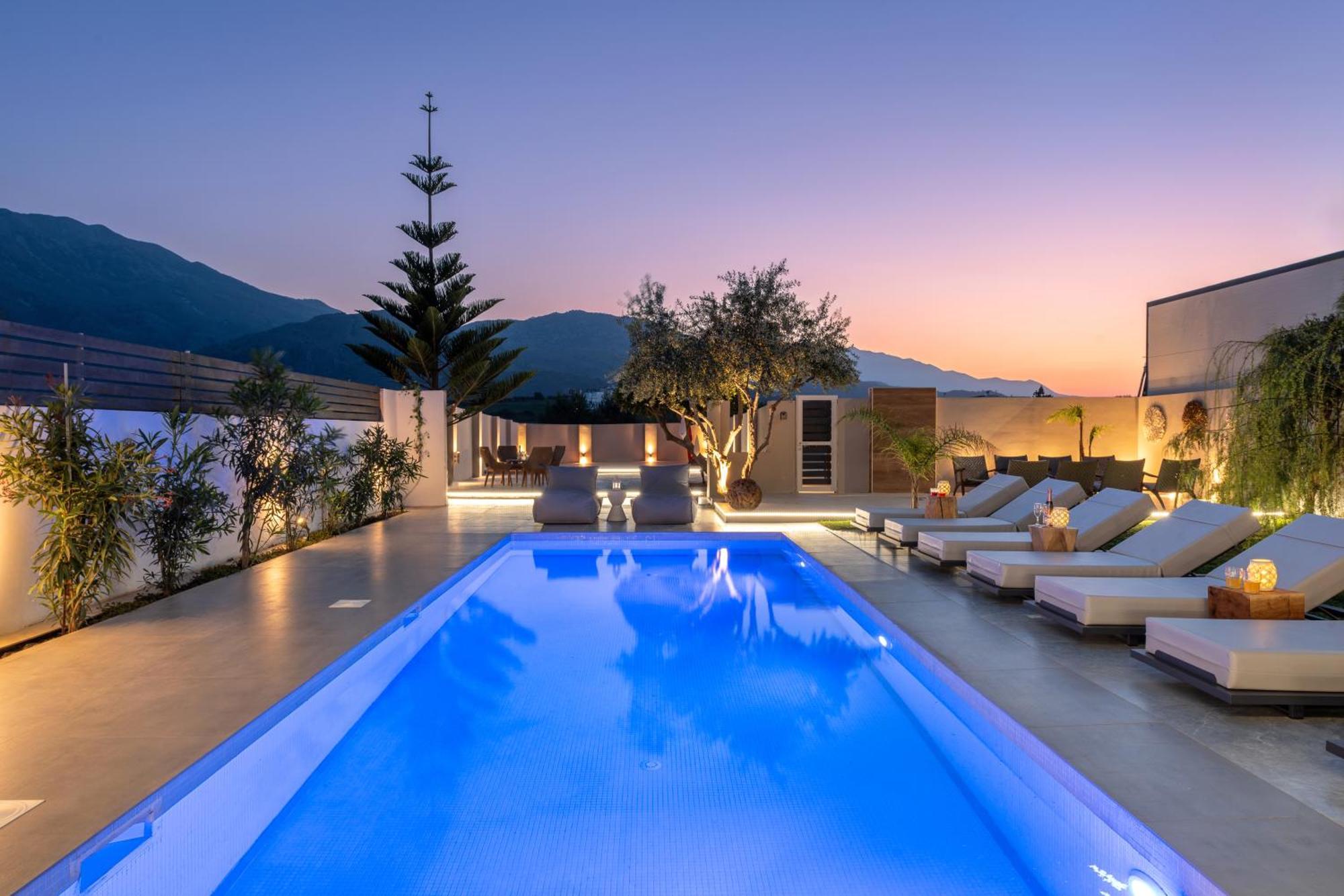 Hypnosis Beachside Villa With Private Heated Pool Georgioupoli Ngoại thất bức ảnh