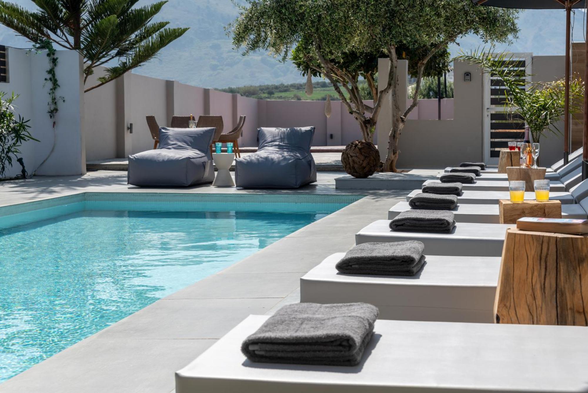 Hypnosis Beachside Villa With Private Heated Pool Georgioupoli Ngoại thất bức ảnh