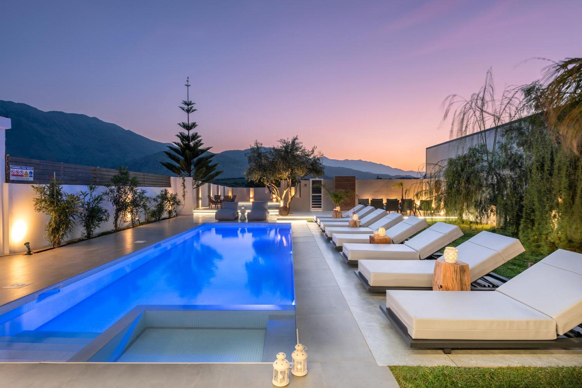 Hypnosis Beachside Villa With Private Heated Pool Georgioupoli Ngoại thất bức ảnh